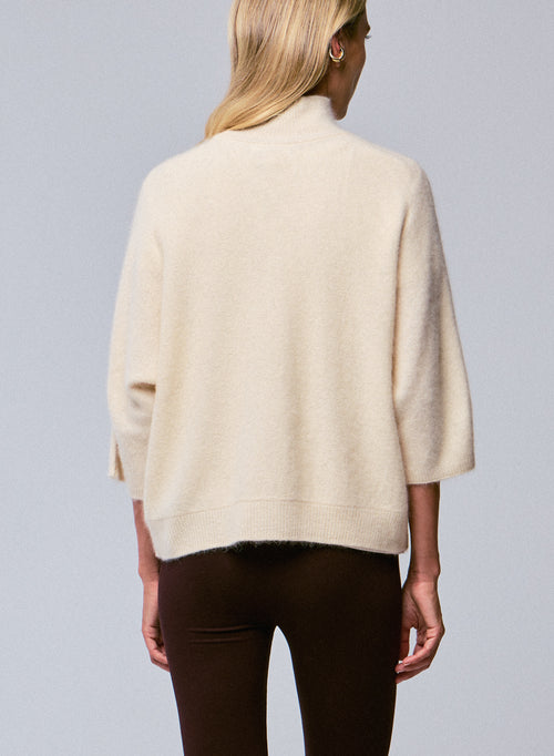 Pull Blanc Col Roulé Manches Kimono en Raccon wool / Polyamide - MAJESTIC FILATURES