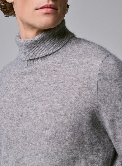Grauer Rollkragenpullover mit langen Ärmeln aus Raccon-Wolle / Polyamid - MAJESTIC FILATURES