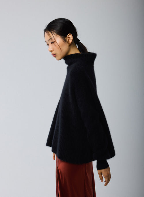 Pull Noir Col Roulé Manches Longues en Laine / Fox / Polyamide - MAJESTIC FILATURES
