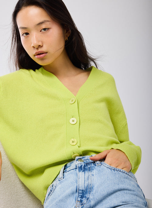 Gelbe Kaschmir-Strickjacke mit V-Ausschnitt und langen Ärmeln - MAJESTIC FILATURES