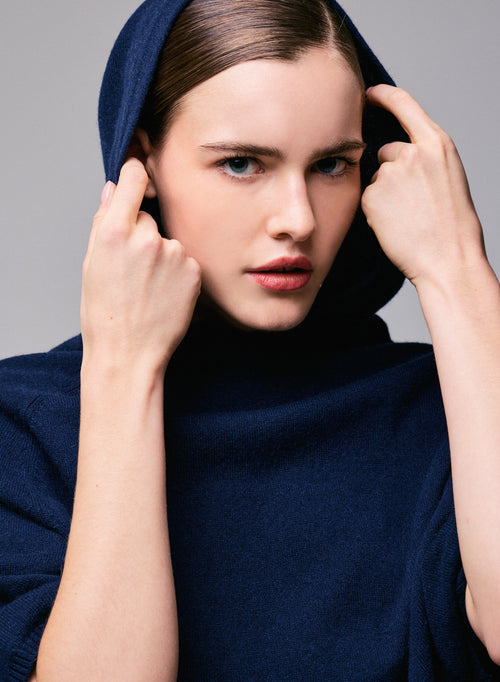 Pull Marine Capuche Manches Longues en Cachemire - MAJESTIC FILATURES
