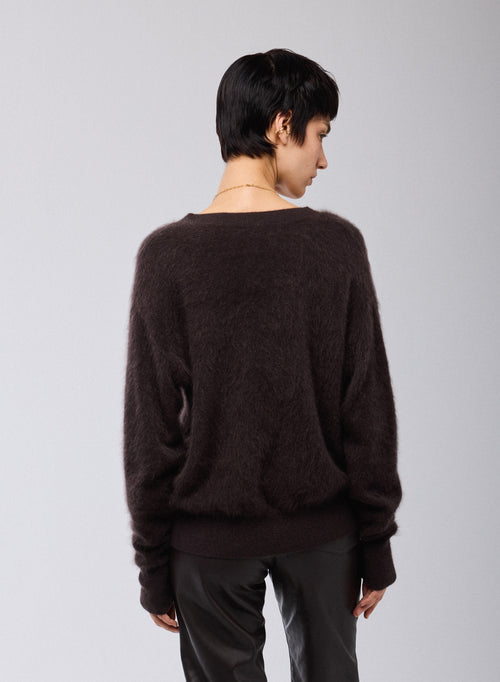 Brauner Pullover mit V-Ausschnitt und langen Ärmeln aus Wolle / Kaschmir - MAJESTIC FILATURES