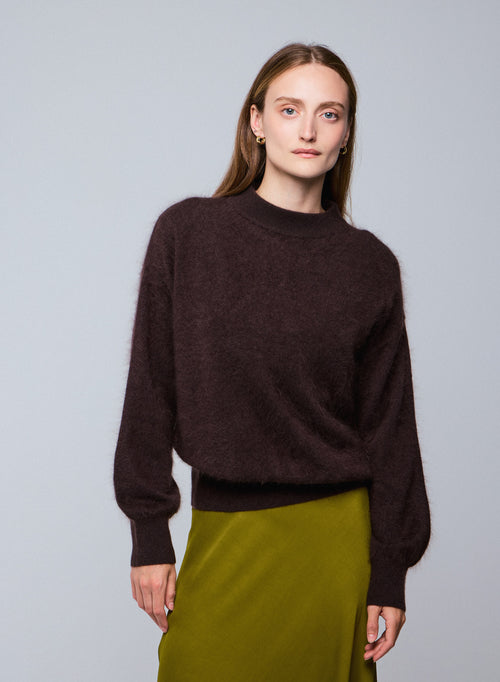 Brauner Pullover mit Rundhalsausschnitt und langen Ärmeln aus Wolle / Kaschmir - MAJESTIC FILATURES