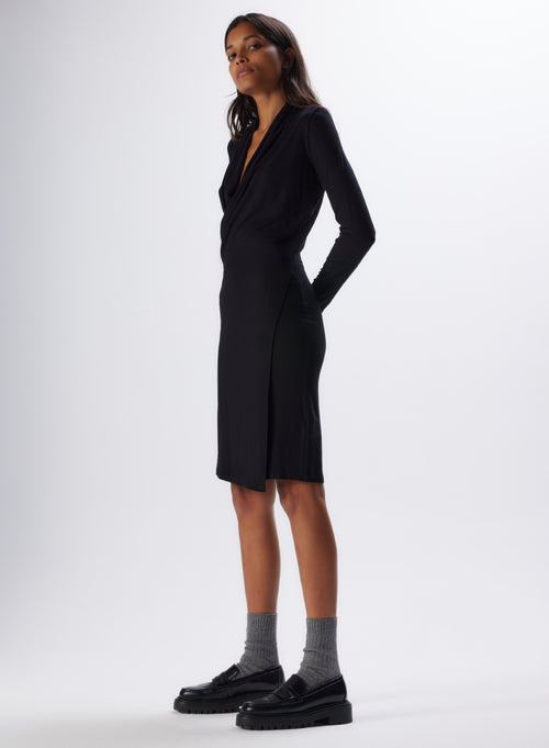 Robe Noir Col Bénitier Manches Longues en Viscose et Élasthanne - MAJESTIC FILATURES