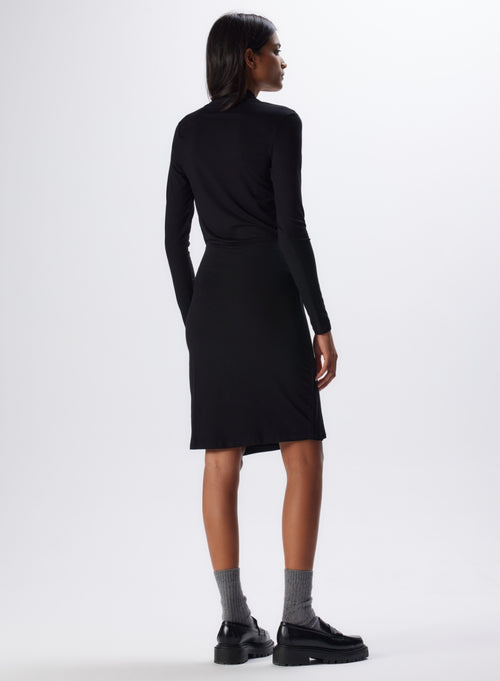 Robe Noir Col Bénitier Manches Longues en Viscose et Élasthanne - MAJESTIC FILATURES