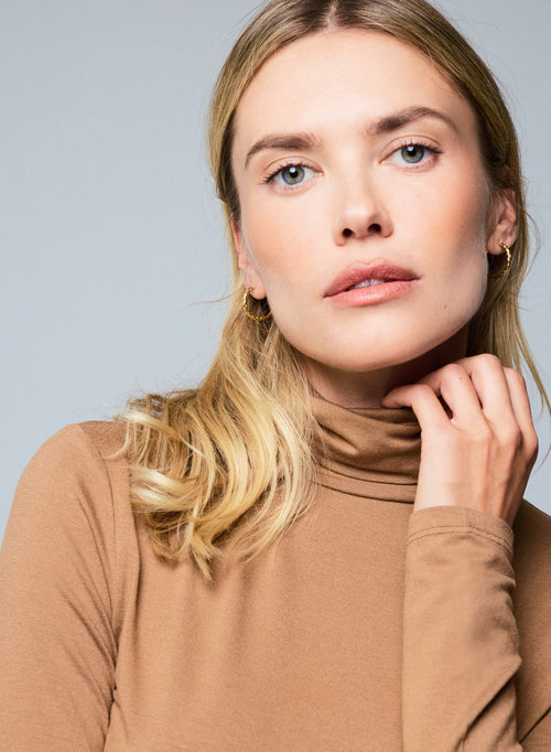 Beige langärmeliges Rollkragen-T-Shirt aus Viskose / Elasthan - MAJESTIC FILATURES