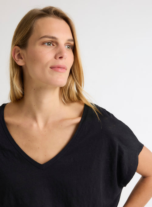 Schwarzes T-Shirt mit V-Ausschnitt und kurzen Ärmeln aus Leinen / Elastan - MAJESTIC FILATURES