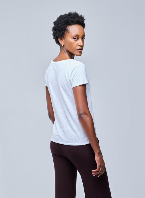 T-shirt Blanc Col V Manches Courtes en Lin et Elasthanne - MAJESTIC FILATURES
