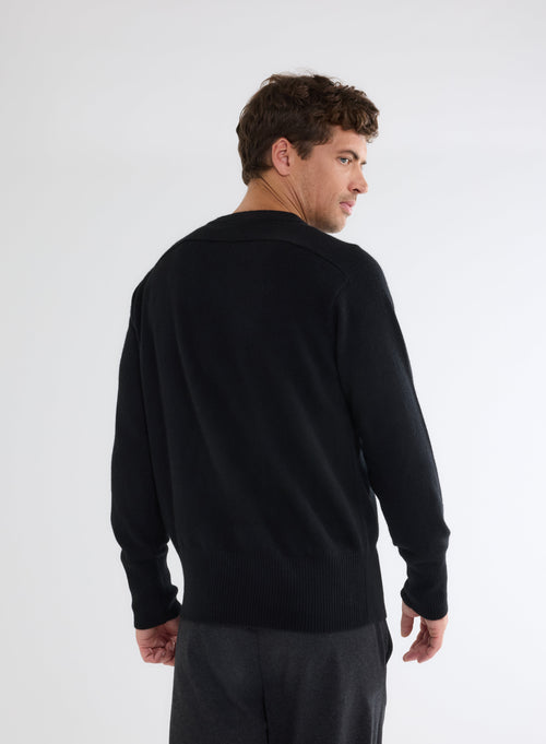 Pull Noir Col V Manches Longues en 100% Cachemire - MAJESTIC FILATURES