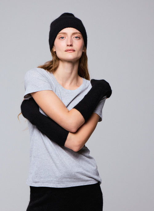 Bonnet Noir en Raccon wool / Polyamide - MAJESTIC FILATURES