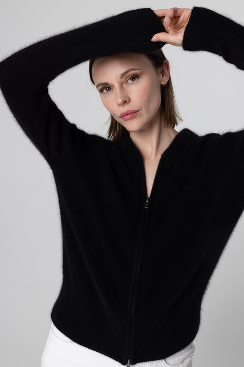 Strickjacke mit Rundhalsausschnitt und langen Ärmeln aus Waschbärfell/Polyamid in Schwarz - MAJESTIC FILATURES