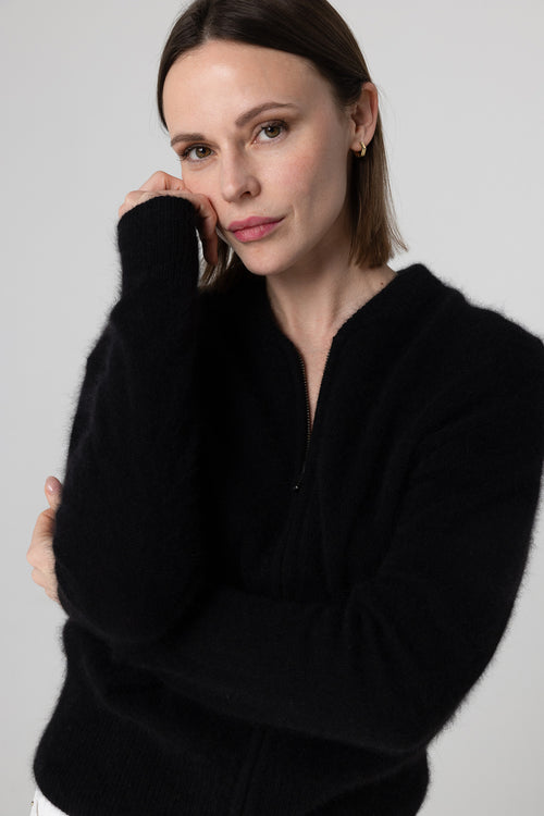 Strickjacke mit Rundhalsausschnitt und langen Ärmeln aus Waschbärfell/Polyamid in Schwarz - MAJESTIC FILATURES