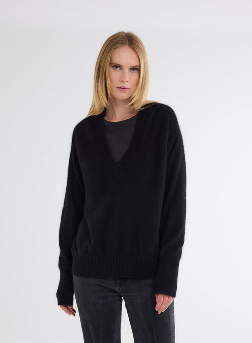 Pull Noir Col V Manches Longues - MAJESTIC FILATURES