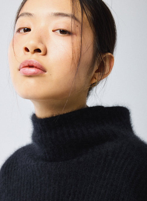Pull Noir Col Roulé Manches Longues en Laine / Fox / Polyamide - MAJESTIC FILATURES