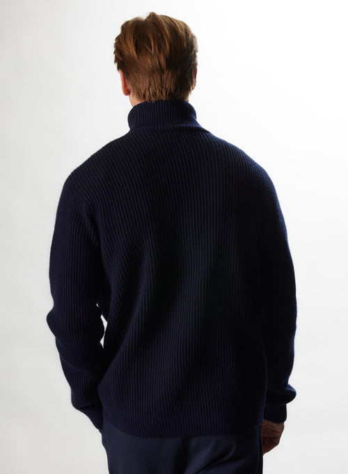 "Gerippter Pullover mit Rollkragen aus Wolle / Kaschmir" - MAJESTIC FILATURES