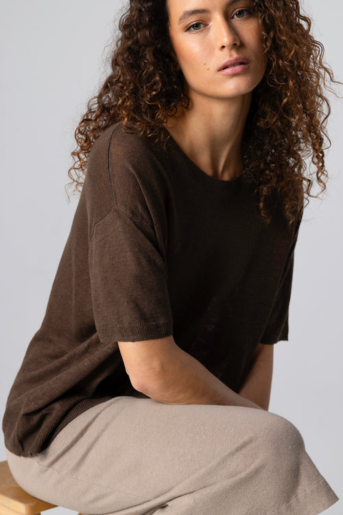 Pull Marron Foncé Col Rond Manches Courtes en Lin - MAJESTIC FILATURES