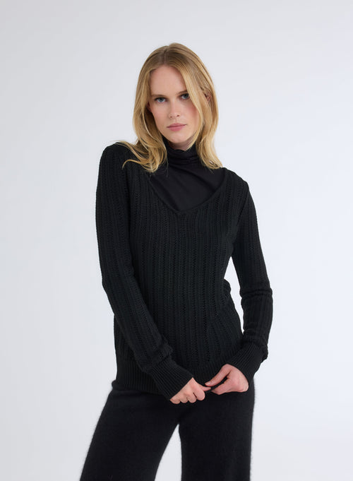 Pull Noir Col V Manches Longues - MAJESTIC FILATURES