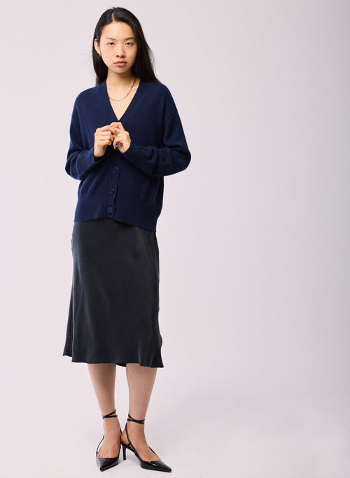 Marineblaue Strickjacke mit V-Ausschnitt und langen Ärmeln aus Kaschmir - MAJESTIC FILATURES