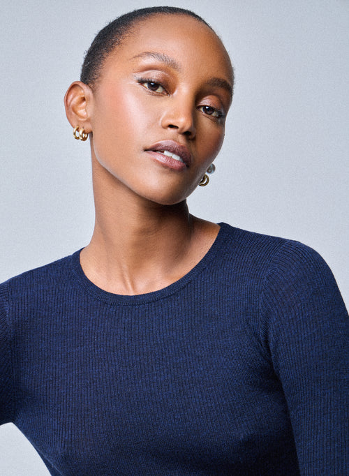 Marineblauer langärmeliger Pullover mit Rundhalsausschnitt aus Merinowolle - MAJESTIC FILATURES