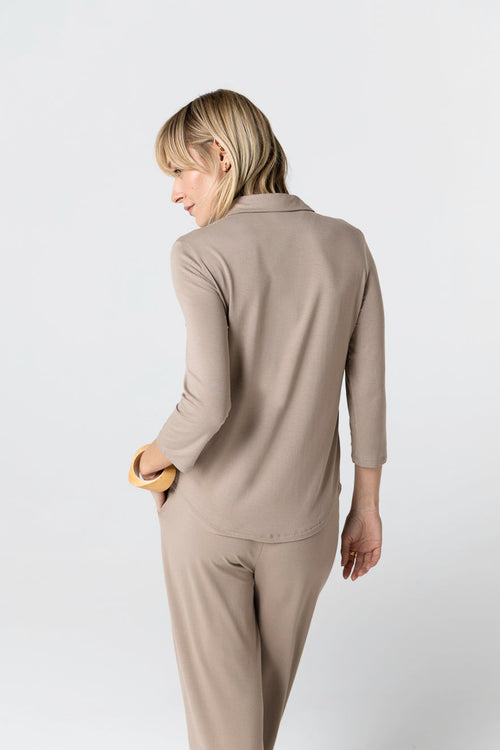 Hemd mit Dreiviertelärmeln aus Viskose/Elasthan in Braun - MAJESTIC FILATURES