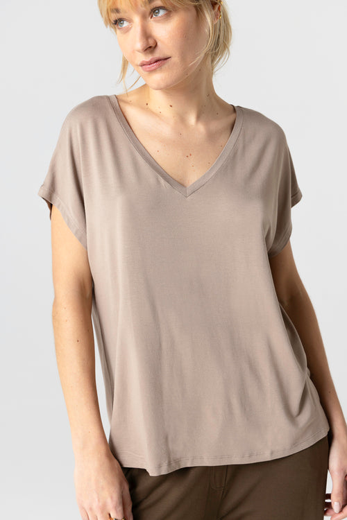T-shirt Marron Col V Manches Courtes en Viscose / Elasthanne - MAJESTIC FILATURES