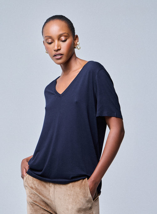 T-shirt Marine Col V Manches Courtes en Viscose / Elasthanne - MAJESTIC FILATURES