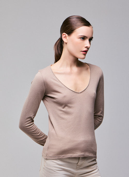 T-shirt Beige Col V Manches Longues en Coton et Cachemire - MAJESTIC FILATURES