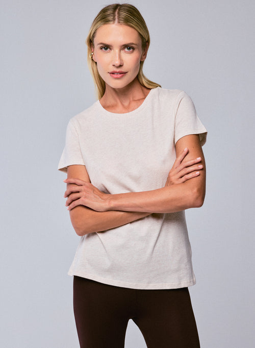 Beigefarbenes Kurzarm-T-Shirt mit Rundhalsausschnitt aus Bio-Baumwolle - MAJESTIC FILATURES