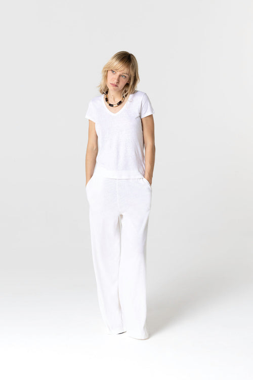 T-Shirt mit V-Ausschnitt und kurzen Ärmeln aus Leinen und Elasthan in Weiß - MAJESTIC FILATURES