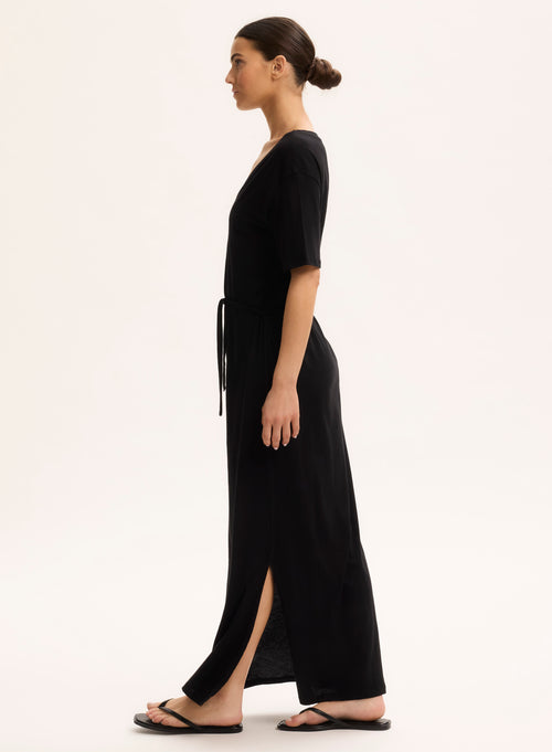 Robe Noir Col V Manches Courtes - MAJESTIC FILATURES