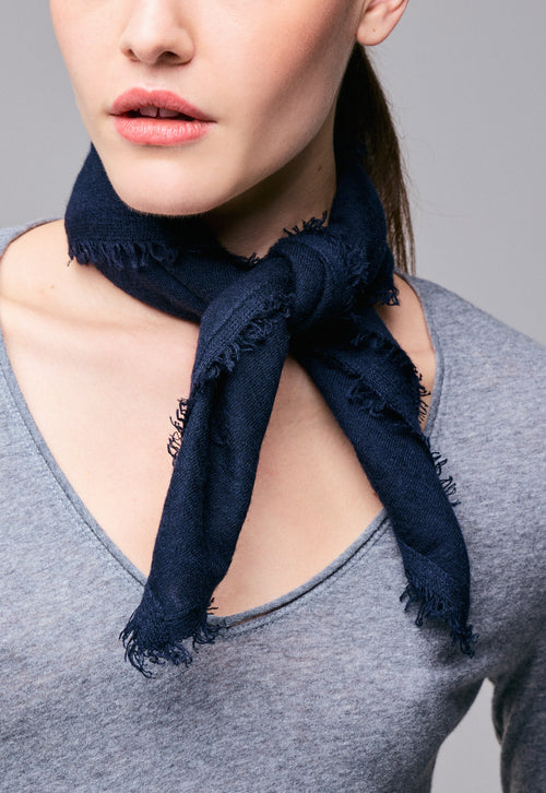 Marineblaues Kaschmir-Bandana - MAJESTIC FILATURES