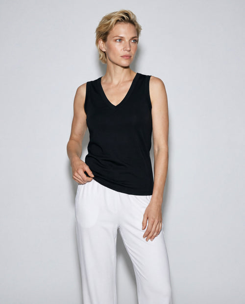 Ärmelloses Tanktop mit V-Ausschnitt aus Bio-Baumwolle/Seide in Schwarz - MAJESTIC FILATURES
