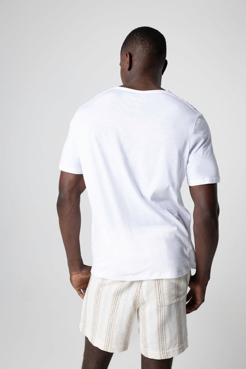 T-Shirt mit V-Ausschnitt und kurzen Ärmeln aus Bio-Baumwolle in Weiß - MAJESTIC FILATURES
