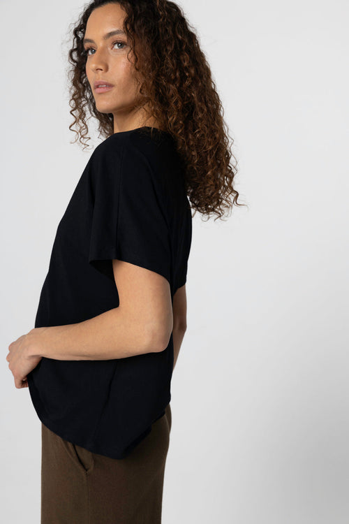 T-shirt Noir Col V Manches Courtes en Coton Supima - MAJESTIC FILATURES