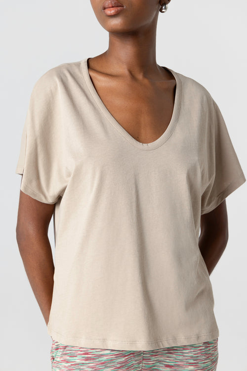 T-shirt Beige Col V Manches Courtes en Coton Supima - MAJESTIC FILATURES