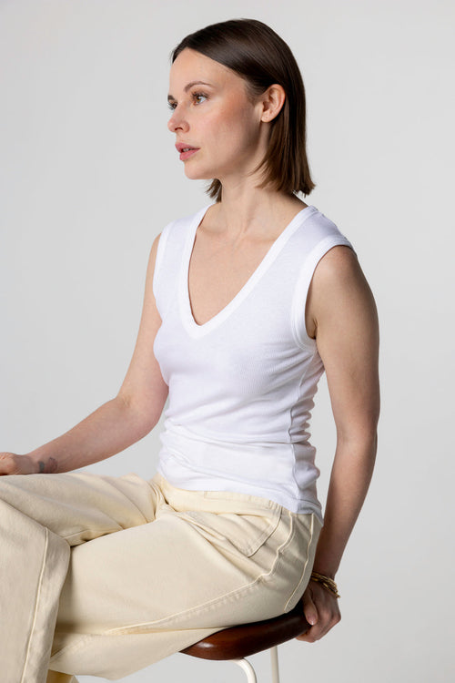 Ärmelloses Tanktop mit V-Ausschnitt aus Viskose/Elasthan in Weiß - MAJESTIC FILATURES